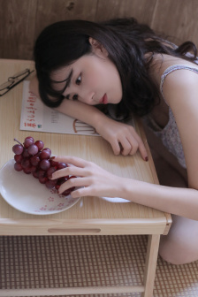 一个人在线观看WWW哔哩哔哩